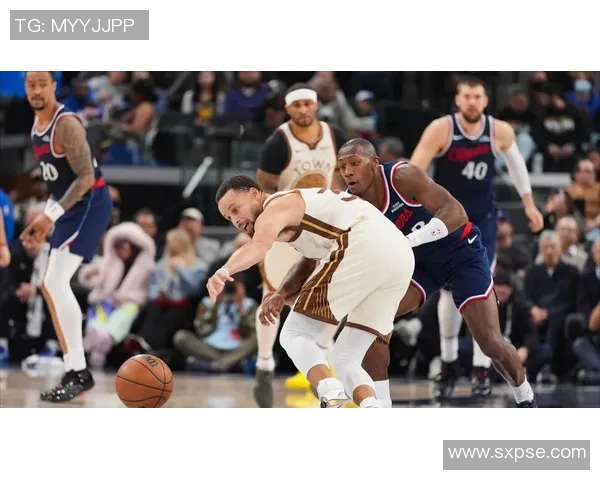 勇士与快船激战正酣1月14日精彩对决引发球迷热议 勇士与快船激战正酣1月14日精彩对决引发球迷热议