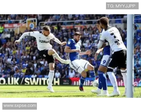 英格兰与德国激战正酣争议进球引发热议与讨论