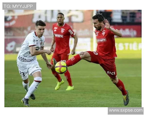 阿贾克斯与瓦尔韦克激战正酣谁将赢得这场精彩对决