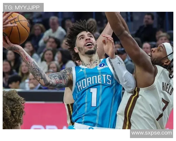 2月26日勇士对阵黄蜂精彩视频直播全程回顾与赛后分析 2月26日勇士对阵黄蜂精彩视频直播全程回顾与赛后分析