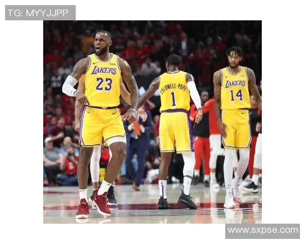 查内尔与安特卫普激战正酣双方争夺胜利的精彩瞬间回顾 查内尔与安特卫普激战正酣双方争夺胜利的精彩瞬间回顾